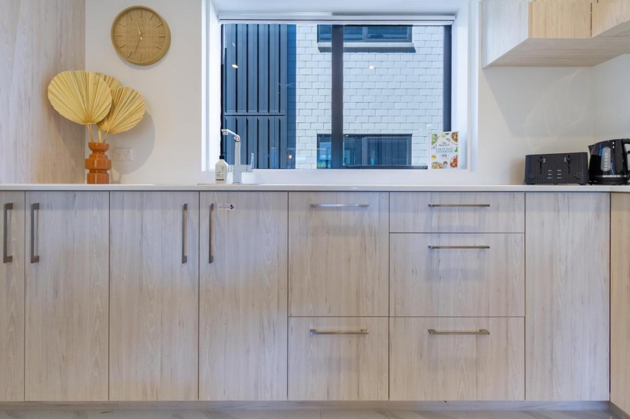 Central Sunny Perch 2 Bed 1 Bath Apartment ไครสต์เชิร์ช ภายนอก รูปภาพ