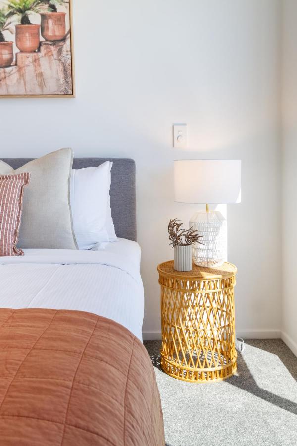 Central Sunny Perch 2 Bed 1 Bath Apartment ไครสต์เชิร์ช ภายนอก รูปภาพ