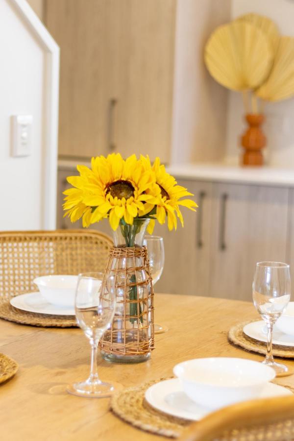 Central Sunny Perch 2 Bed 1 Bath Apartment ไครสต์เชิร์ช ภายนอก รูปภาพ
