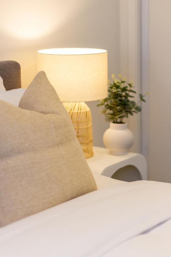 Central Sunny Perch 2 Bed 1 Bath Apartment ไครสต์เชิร์ช ภายนอก รูปภาพ