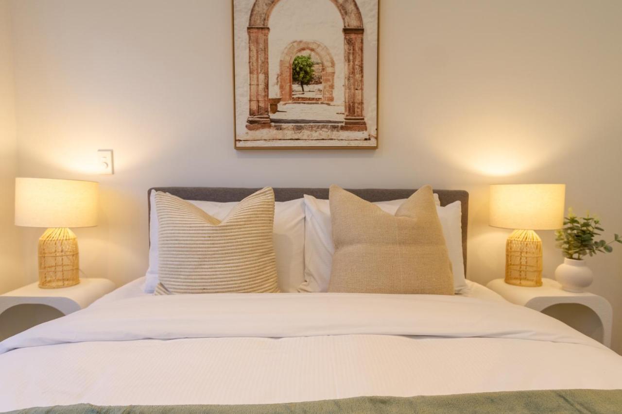 Central Sunny Perch 2 Bed 1 Bath Apartment ไครสต์เชิร์ช ภายนอก รูปภาพ