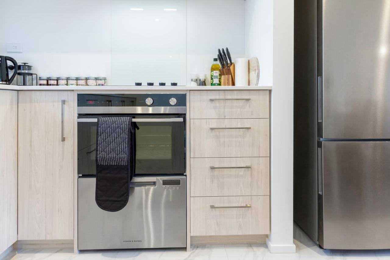Central Sunny Perch 2 Bed 1 Bath Apartment ไครสต์เชิร์ช ภายนอก รูปภาพ